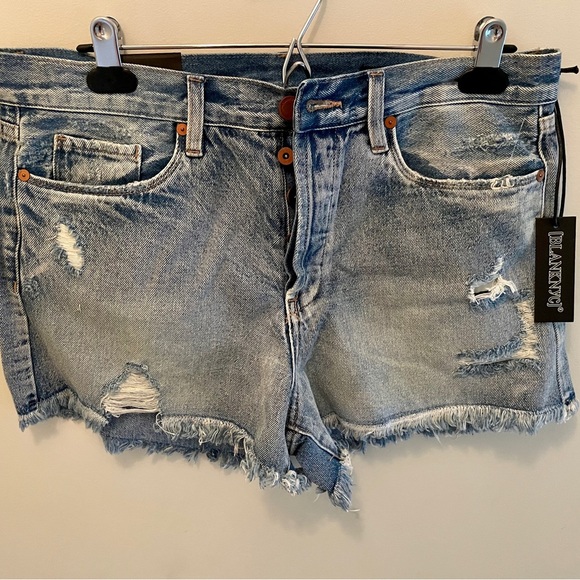 NWT - BlankNYC - Women’s Distressed High Rise Denim Shorts / Size 10 - Picture 3 of 3